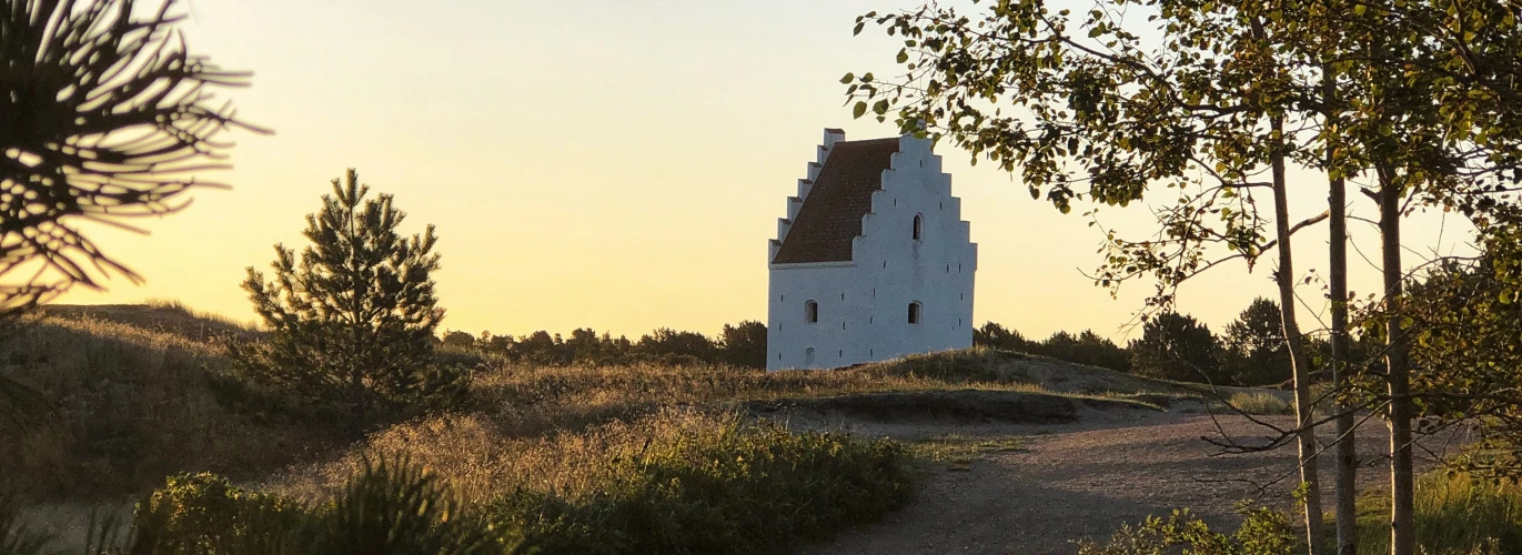 Den tilsandede Kirke en tidlig morgen